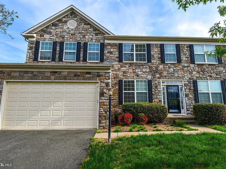 3082 American Eagle Blvd — Photo 3
