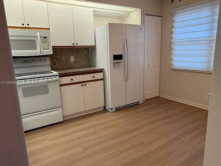 1401 SW 128th Ter #205H — Photo 5
