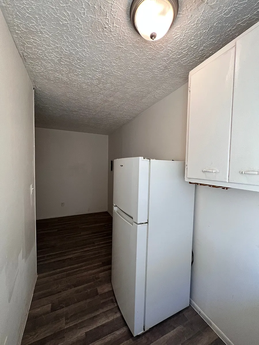 Building Photo - 6011 Vine St #3