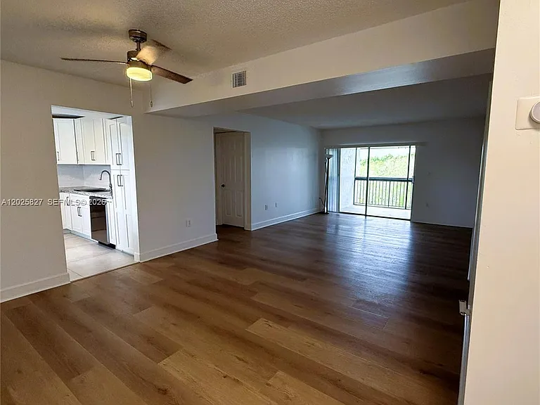 731 N Pine Island Rd #401 — Photo 4