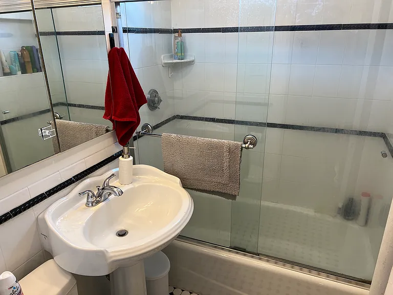 80 Sutherland Rd #4 — Photo 23