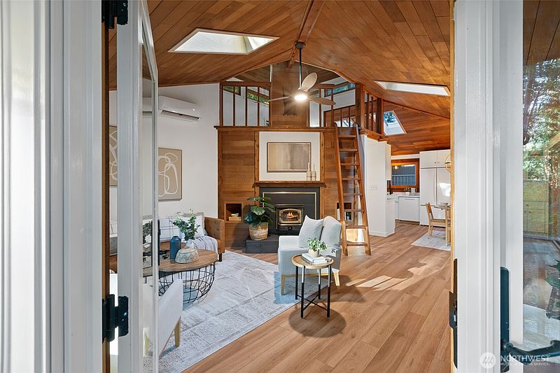 2nd image of 761 Kala Point Drive