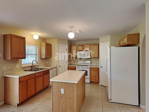 3rd image of 1249 Macon Dr