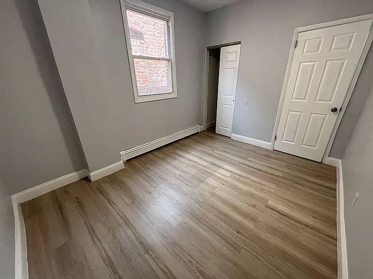 595 River St #6 — Photo 2