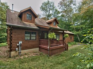 111 Fly Rod Ct, Pocono Lake, PA 18347