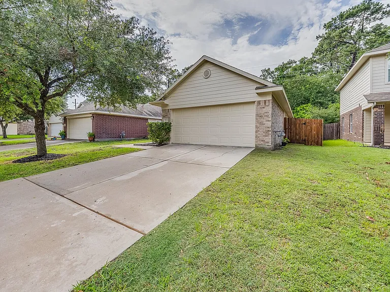 2515 Cypress Island Dr — Photo 4