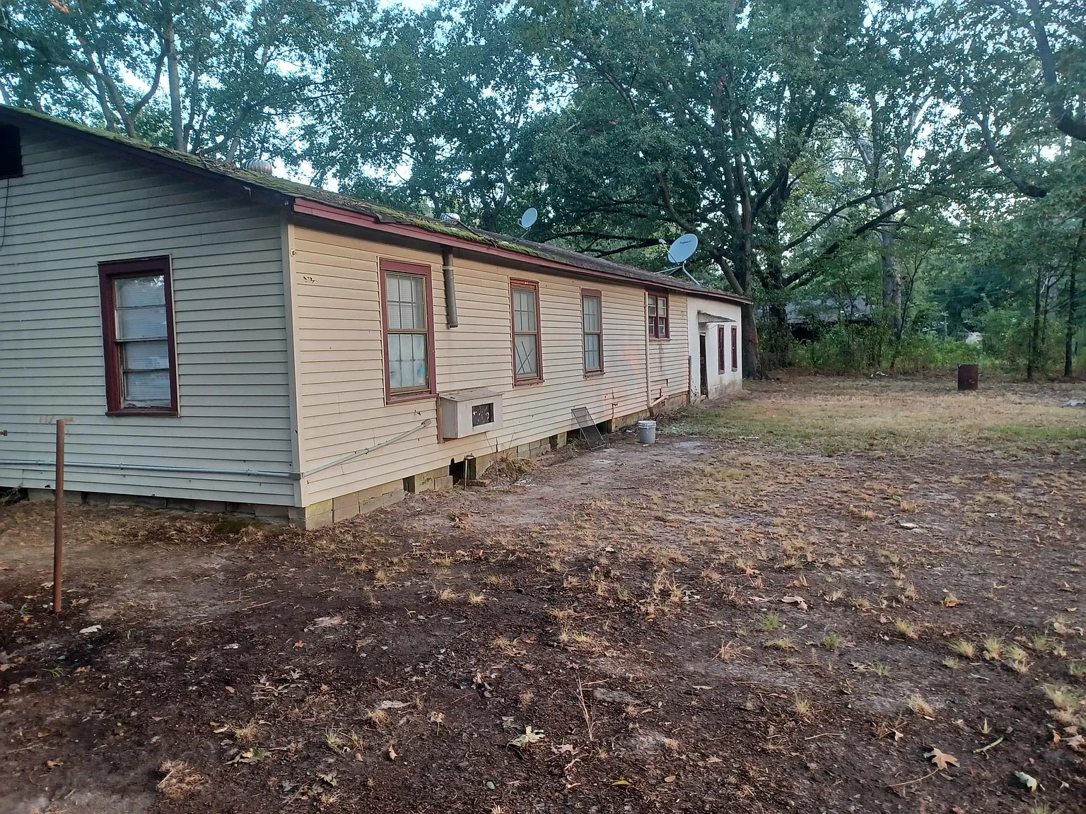 3 bed, 1320 sqft, $700 — Photo 3