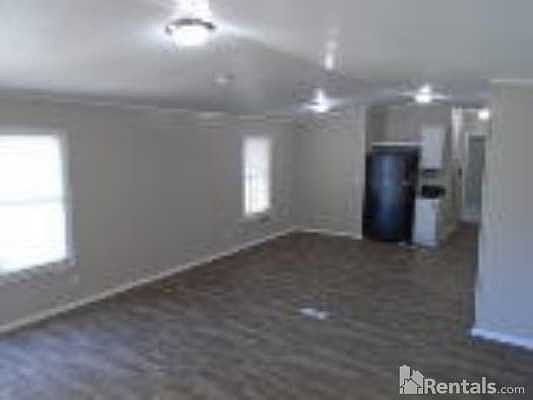 4th image of 112 Kelly Ln