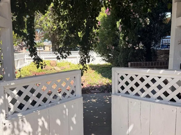 636 Joaquin St, Lodi, CA 95240