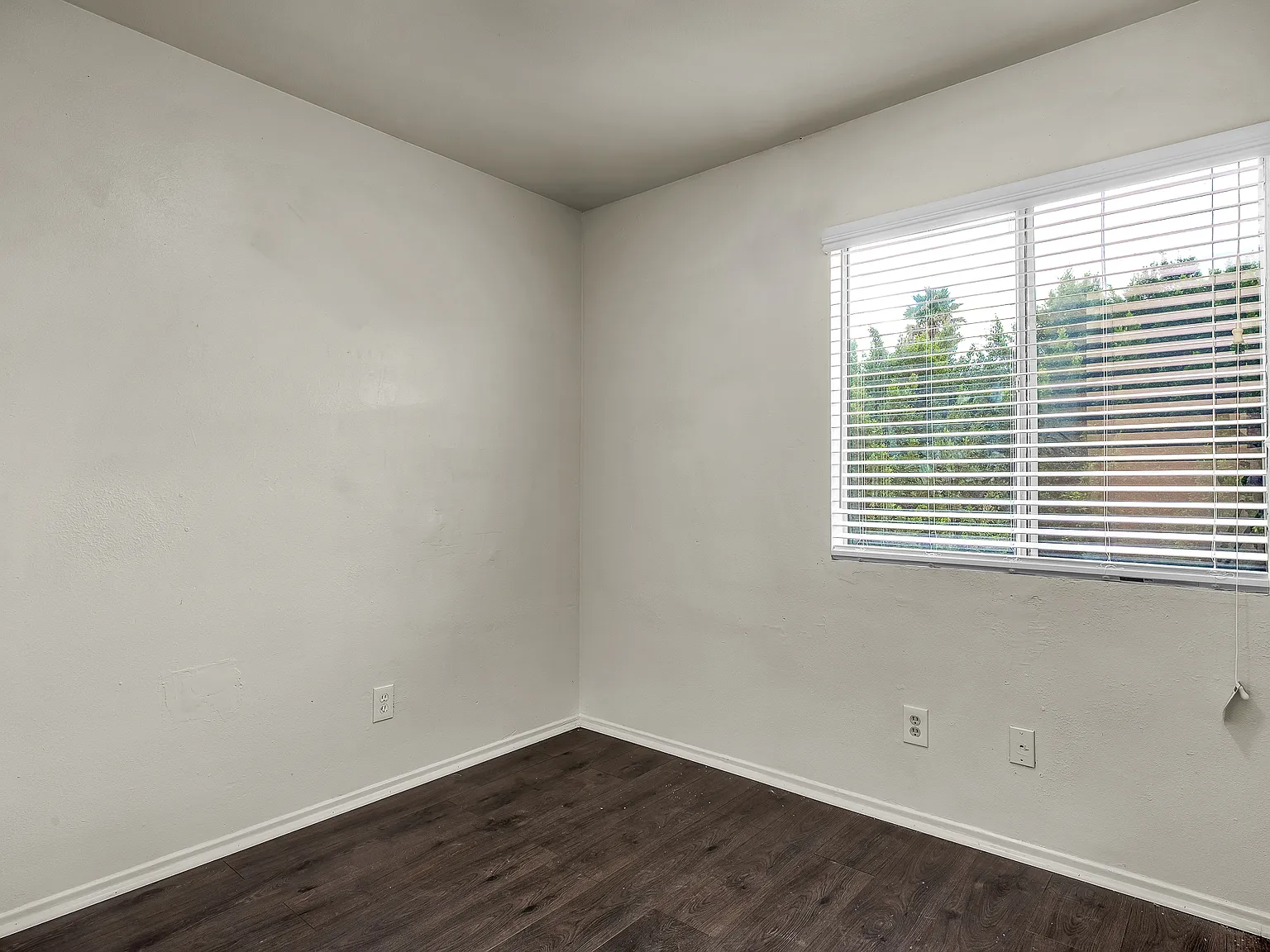3 bed, 750 sqft, $2,800 — Photo 3