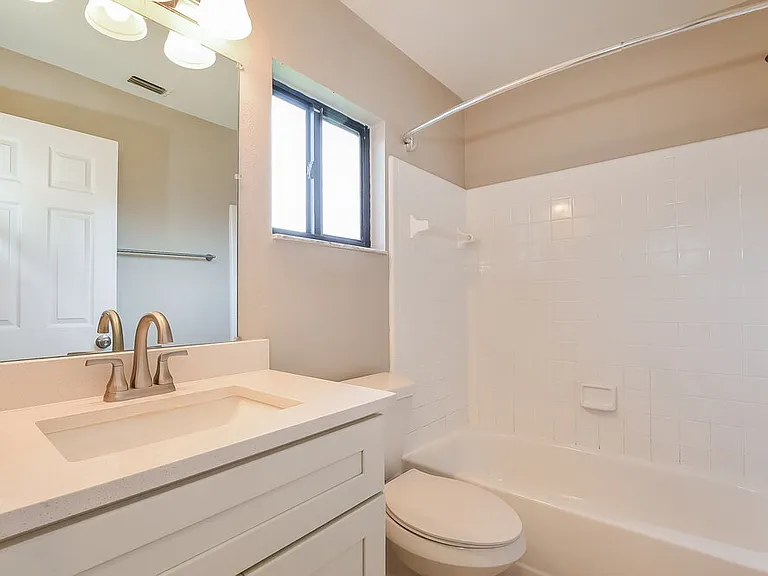 1003 Vernon Loop — Photo 14