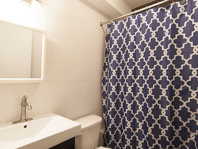 180 Jefferson St #2R — Photo 7