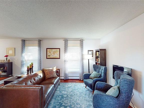 3rd image of 71 Shaughnessy Dr