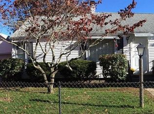 148 Endicott Dr, Warwick, RI 02886