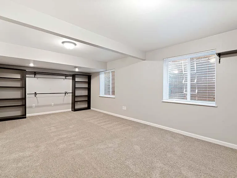 Basement 4th Bedroom Or Extra Living Space