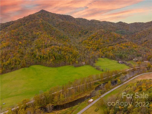 65 Lucille Ln, Green Mountain, NC 28740