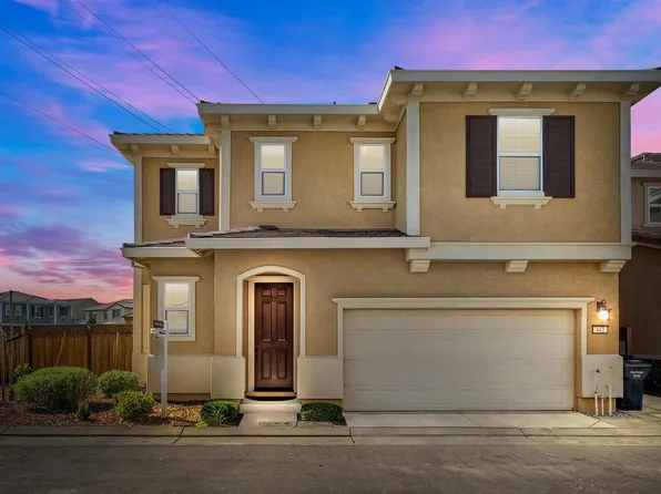 442 E Ricotta Ct, Mountain House, CA 95391