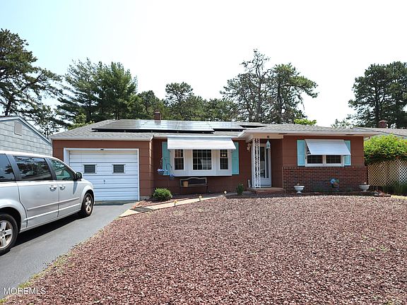 3rd image of 24 Zeeland Drive