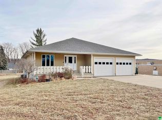 211 S 5th St, Homer, NE 68030