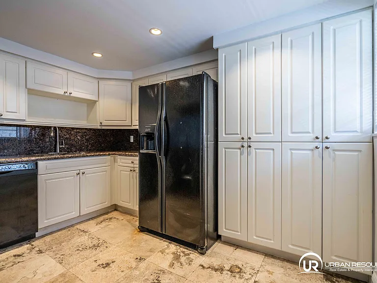 3265 Virginia St #11 — Photo 15