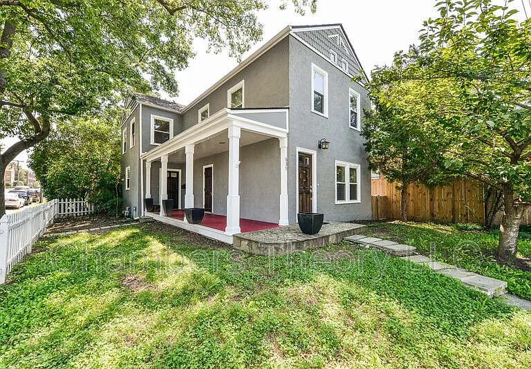 635 N West St — Photo 1
