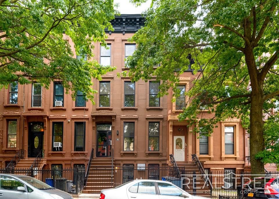 1st image of 246 Vernon Ave APT 2