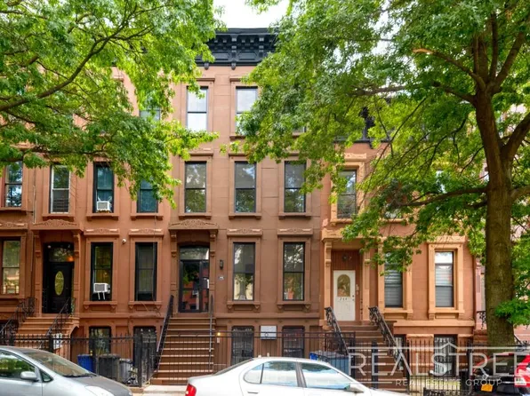 246 Vernon Avenue image 1 of 6