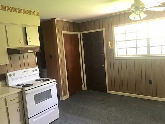 4th image of 222 Mockingbird Ln