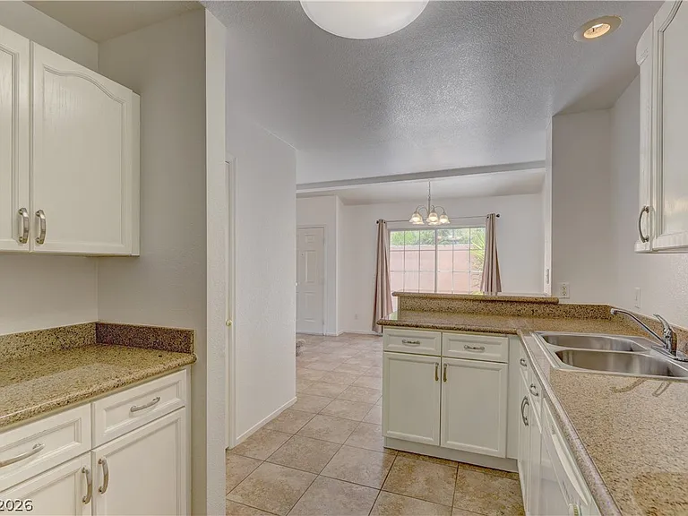 8428 Majestic View Ave — Photo 16