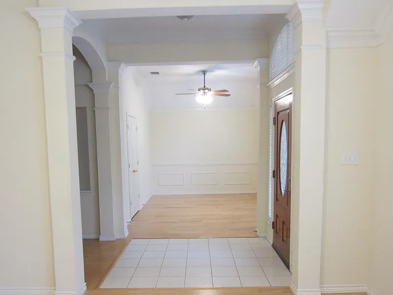 7016 Randall Way — Photo 9