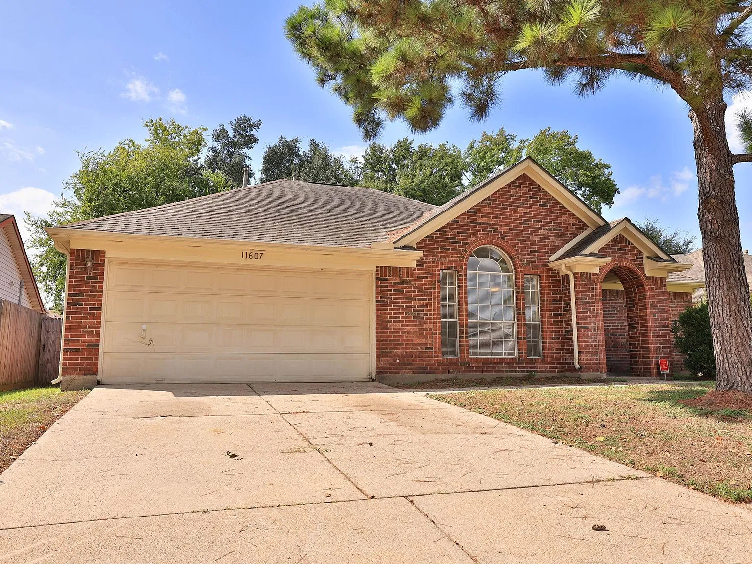 3 bed, 2.0 bath, 1580 sqft, $1,850 — Photo 3