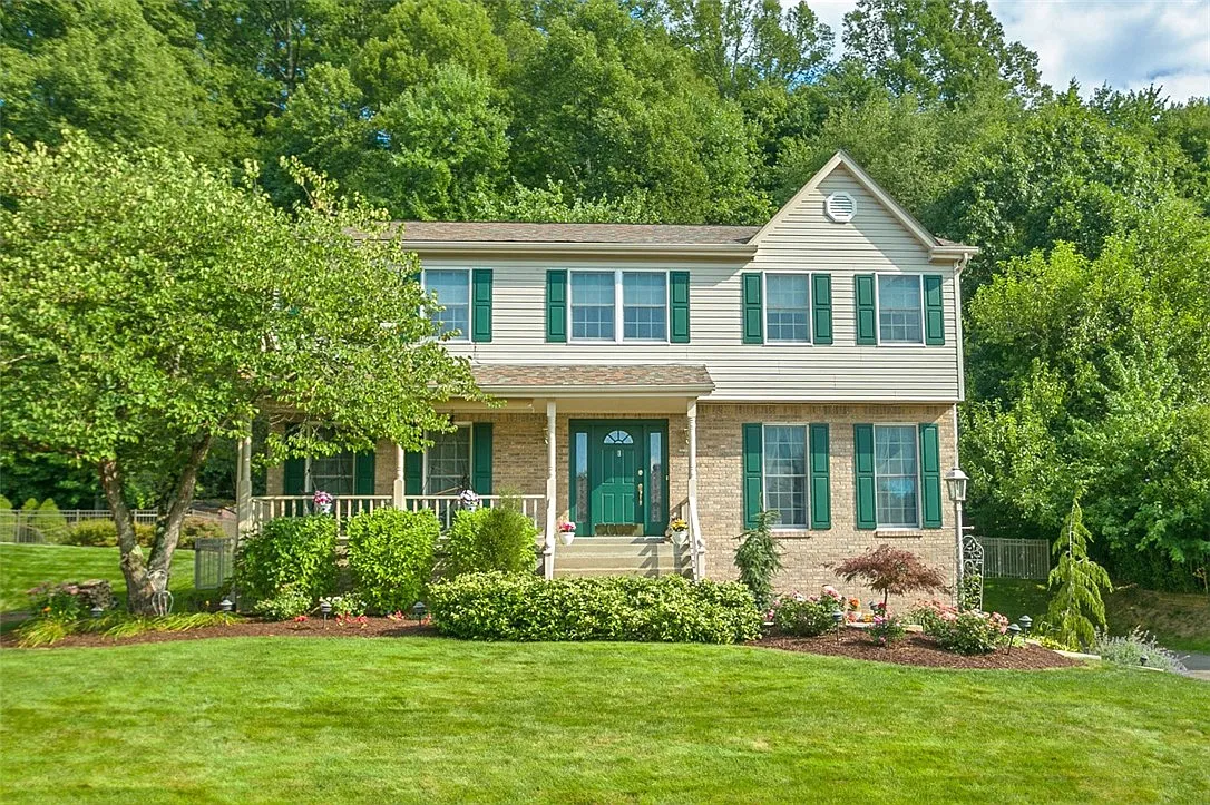 345 Dogwood Dr photo 1