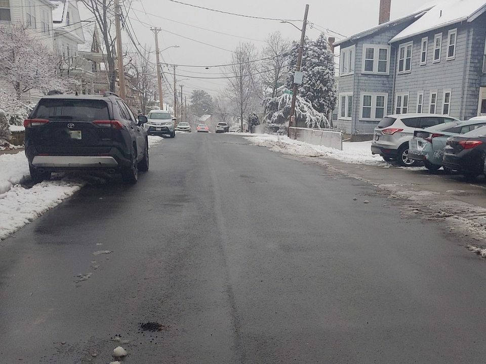 2nd image of 81 Commonwealth Rd