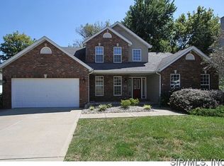 304 Cambridge Dr, Glen Carbon, IL