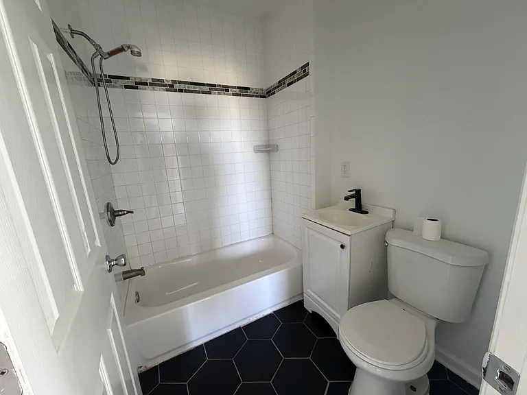 392 14th Ave — Photo 10