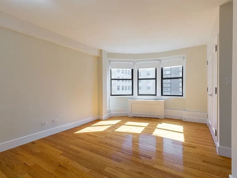 141 E 33rd St #10B — Photo 6