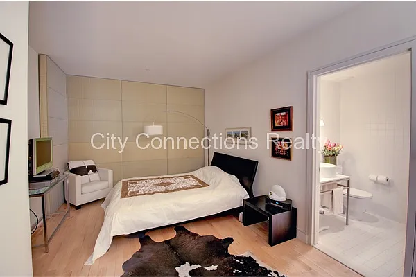 Rented by City Connections Realty | media 18