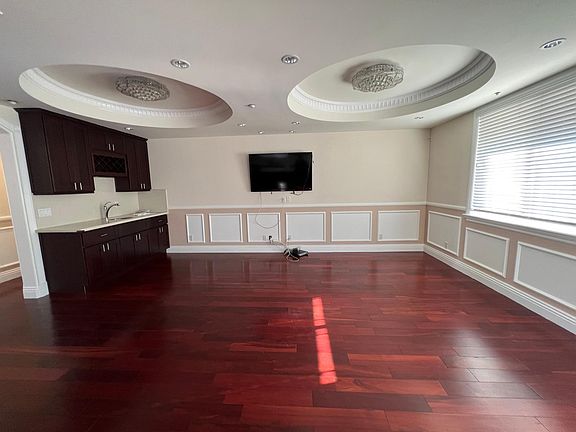 5th image of 605 N Huntington Ave