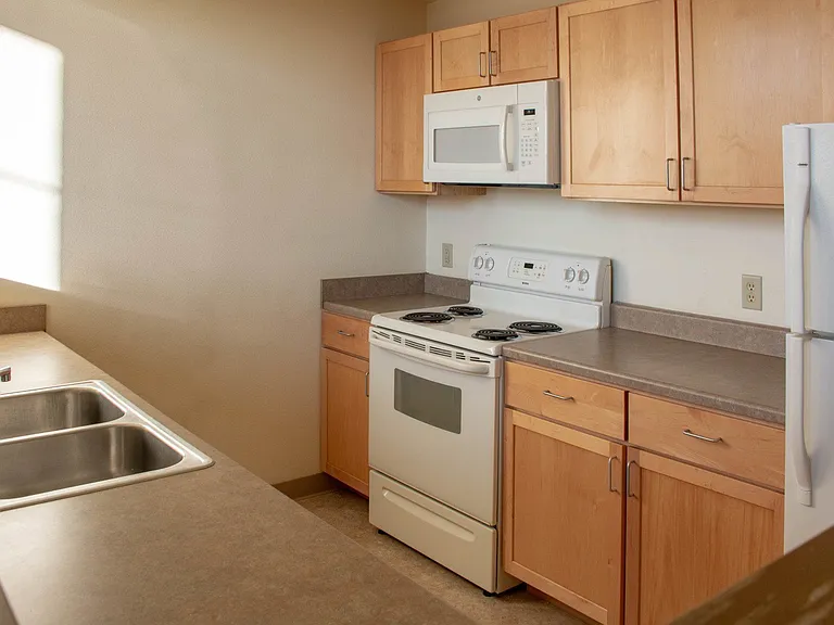 East High Apartments — Photo 39