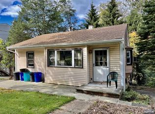 557 Ramapo Valley Rd, Oakland, NJ 07436