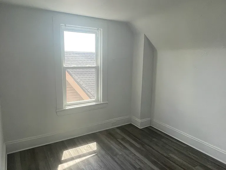 119 Margaret St — Photo 13