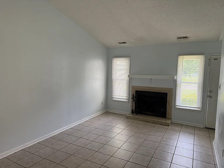 133 Twin Wood Dr #1 — Photo 2