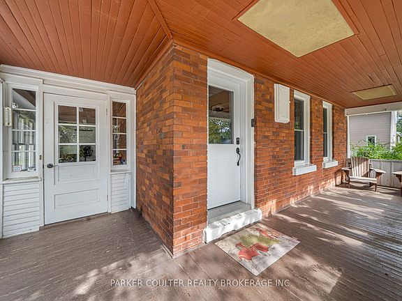 4th image of 100 Maple St