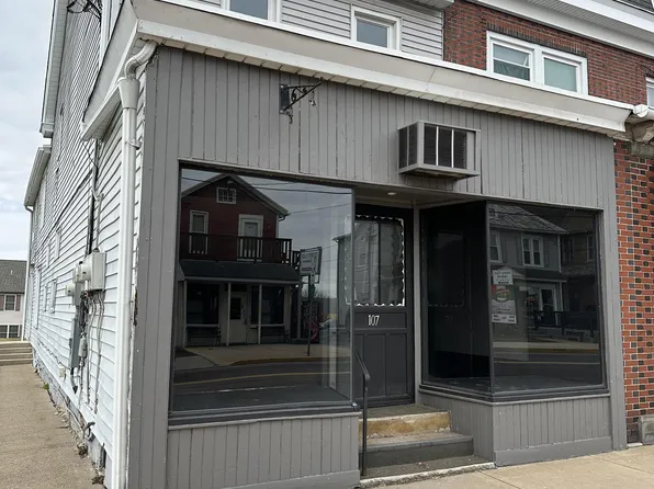 *107-111 East Main Street (New Holland) - 107 - Commercial Retail Store