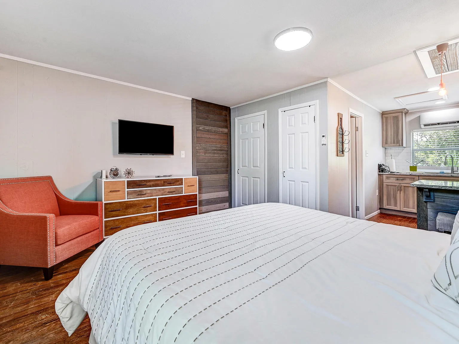 1 bed, 1.0 bath, 500 sqft, $1,875 — Photo 2