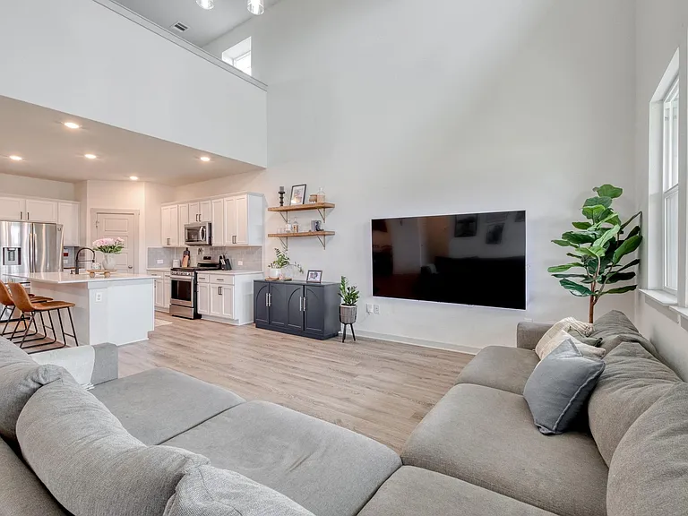 14005 McArthur Dr — Photo 12