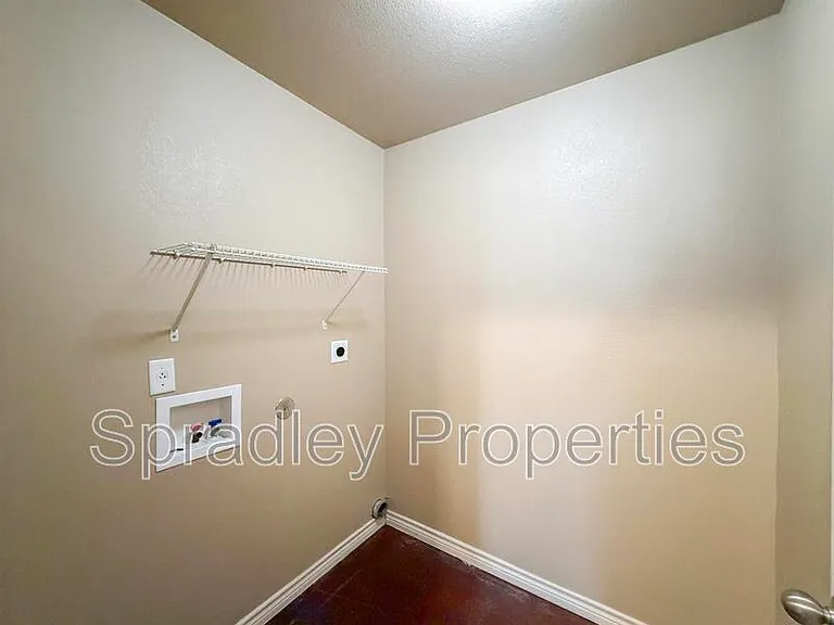 1514 Brady Way — Photo 6