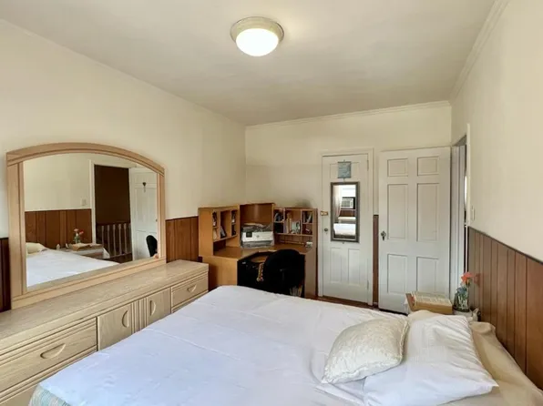 25-14 43rd Street image 14 of 23