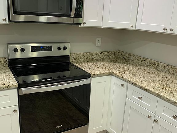 5th image of 174 Hickory Hollow Dr