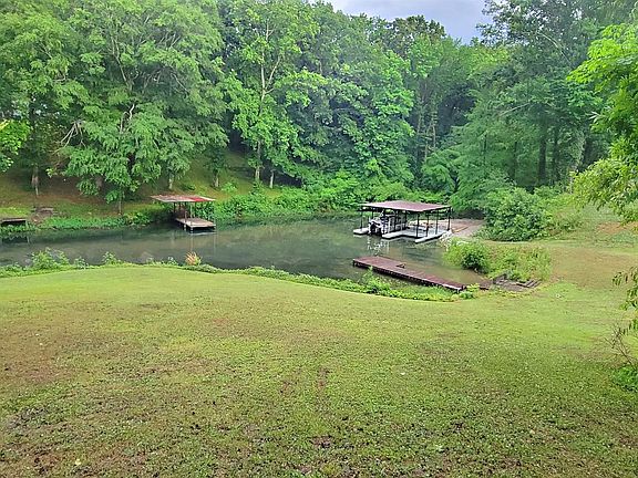 3rd image of 80 Lakeshore Dr S